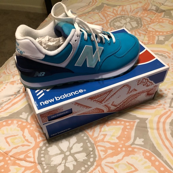 New Balance - Picture 1 of 4